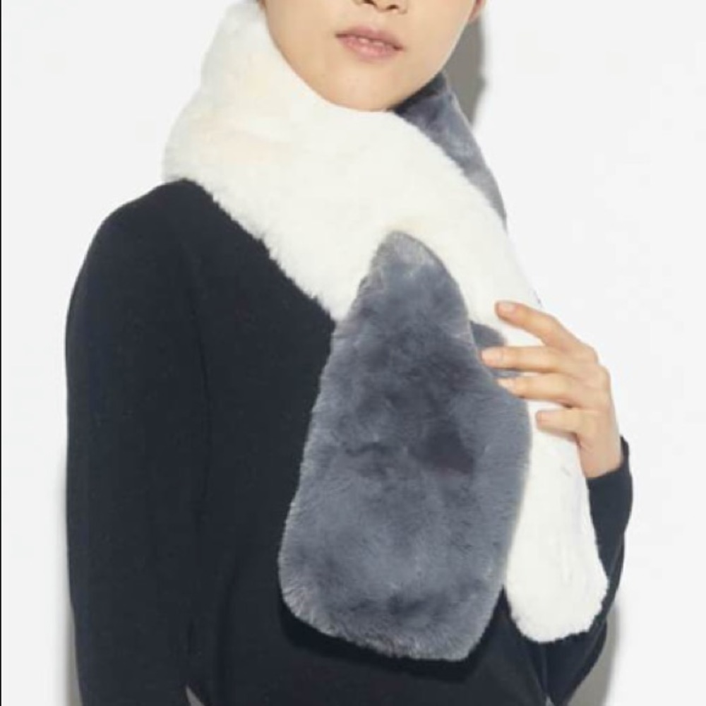 ⭐️New⭐️Apparis Furry Scarf - Picture 5 of 12